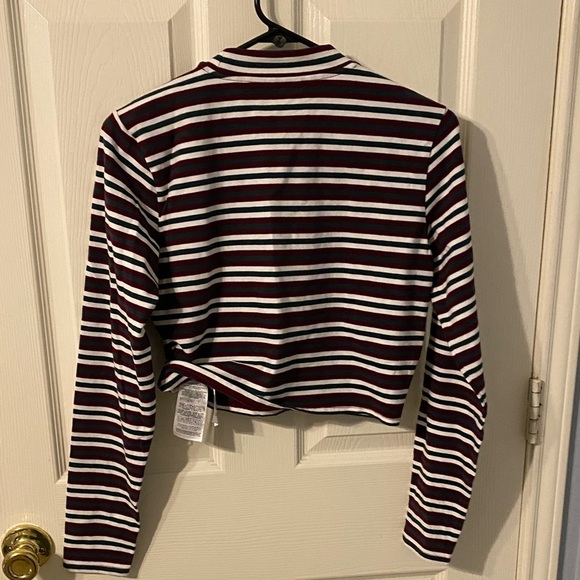 Vintage Y2K Guess Burgundy and White Striped Crop Top - Picture 4 of 8